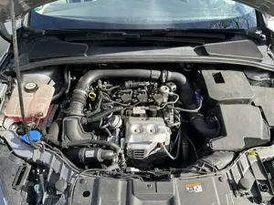 Ford Focus Turnier 1.0 EcoBoost Start-Stopp-System Titanium Bild 5