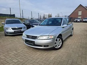 Opel Vectra 1.6 / MFL / KLIMA / LM-FELGEN
