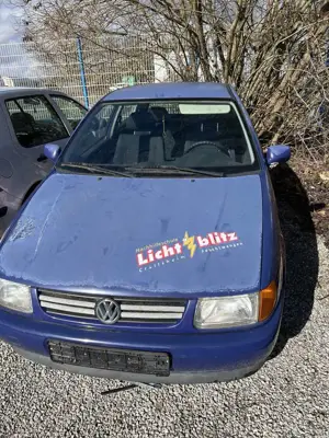 Volkswagen Polo 60 Servo Highline Bild 2