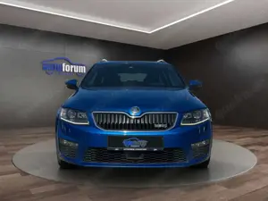 Skoda Octavia Combi RS AUTOMATIK°AHK°ACC°NAVI°BI-XENON Bild 2