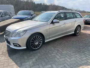 Mercedes-Benz E 300 CDI BlueEfficiency E  T-Modell AMG Paket ab Werk