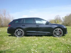 Skoda Octavia Octavia Combi 2.0 TSI DSG RS Bild 3