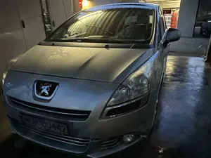 Peugeot 5008 5008 e-HDI FAP 115 EGS6 Stop
