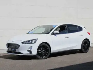 Ford Focus 2.0 EcoBlue C+C BO AHK LED Kamera ACC