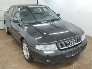 Audi A4 2.4 AUTOMATIK KLIMAA SHZ XENON S-LINE ALU SERVO ZV
