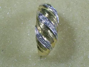 Ring Größe 18,4 - 58 750 - 18K Gold mit 7 Diamanten, massiv Bild 3