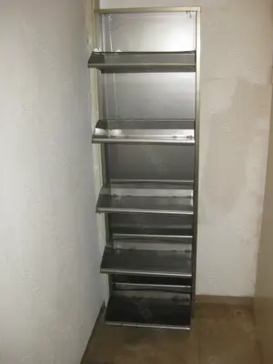 Schuh-Wandschrank aus Metall Bild 2