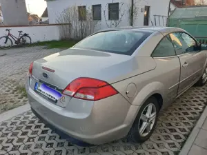 Ford Focus CC Focus Coupe-Cabriolet 2.0 16V Trend Bild 3