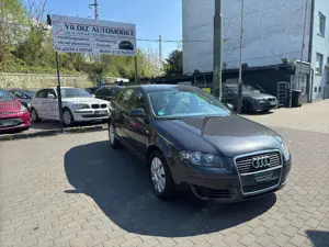 Audi A3 1.6 FSI Attraction Bild 2