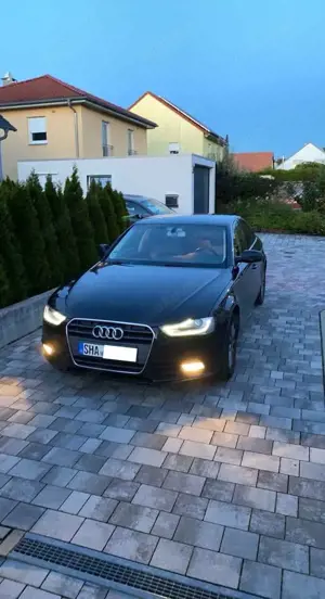 Audi A4 Automatik, Leder/Alcantara, Xenon/LED, Attraction