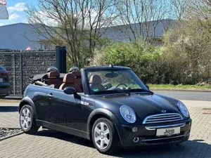 MINI One Cabrio One Sidewalk