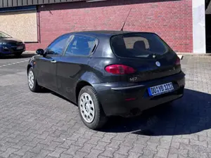 Alfa Romeo 147 1.6 Twin Spark Distinctive Bild 2