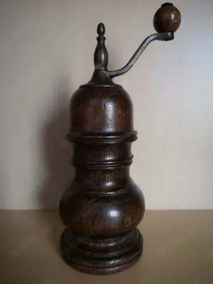 Große Zassenhaus Pfeffermühle im Antik rustikalen Stil Bild 2