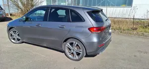 Mercedes B Klasse, 1. Hand, 220 Diesel, 190 PS, sehr gepflegt, Kundendienst + TÜV NEU, Bild 3 Mercedes B Klasse, 1. Hand, 220 Diesel, 190 PS, sehr gepflegt, Kundendienst + TÜV NEU, Bild 3