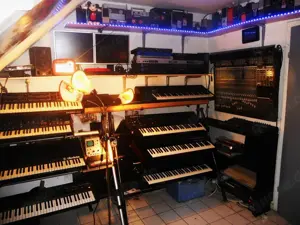 Tausche sounds oberheim ob8+ob-sx  roland mks80+jupiter 4  prophet vs+t8+600 polaris jd800 d50 tx802