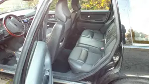 Volvo V70 Kombi, schwarz, Benziner, Euro 3, Garagenw Getriebe manuell, schaltet sauber, Bauj. 3 2000 Bild 2