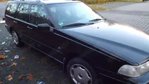 Volvo V70 Kombi, schwarz, Benziner, Euro 3, Garagenw Getriebe manuell, schaltet sauber, Bauj. 3 2000 Bild 9