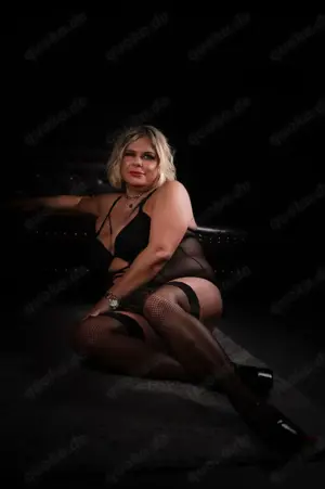 Leidenschaftliche Nina mit zärtliche Service und heiße ZK Bild 3