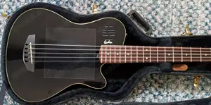 GODIN A5 Semiakustik-Bass, bundiert, schwarz Bild 3