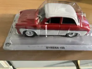 Mehrer verschiedene Auto- und Motorrad- und Traktorenmodelle zu verkaufen. Bild 2