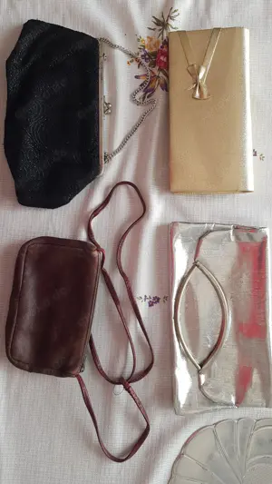 4 Damenhandtaschen