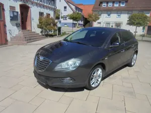 Lancia Delta Benzin 120 PS Bj 6 2011 TÜV NEU mit Scheckgheft  Bild 2