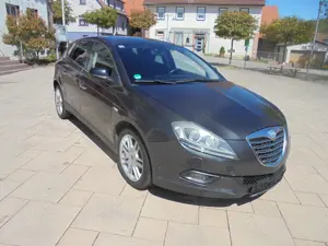 Lancia Delta Benzin 120 PS Bj 6 2011 TÜV NEU mit Scheckgheft  Bild 3