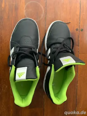 Adidas Sportschuhe wie neu