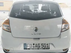 Renault Clio 1.2 16V 75 Dynamique Bild 2