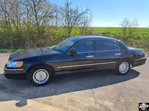 Lincoln Town Car Bild 3