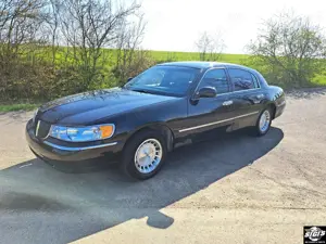 Lincoln Town Car Bild 2