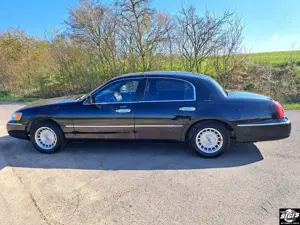 Lincoln Town Car Bild 4