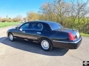 Lincoln Town Car Bild 5