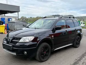 Mitsubishi Outlander 2.4  Allrad AHK Tüv Neu Klima Xenon