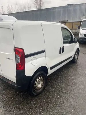 Peugeot Bipper HDi 70 2-Tronic Bild 2