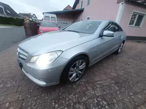 Mercedes-Benz E 220 CDI DPF Coupe BlueEFFICIENCY Elegance TÜV  neu