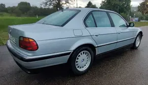 BMW 735 735i  lückenlos nur beim BMW Vertragsh. service Bild 4