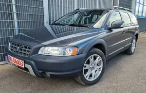 Volvo XC70 2.4 D 4x4/TÜV 12.26/AUTOMATIK/LEDER/AHK Bild 2