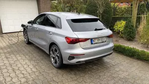 Audi A3 Sportback 40 TFSIe Advanced - TÜV + Inspektion Neu Bild 4