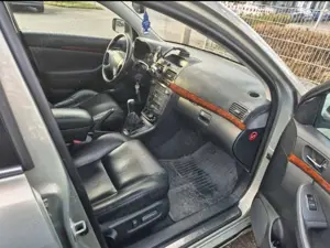 Toyota Avensis 2.0 D-4D Combi Executive Bild 5