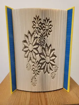Buch gefaltet und geschnitten