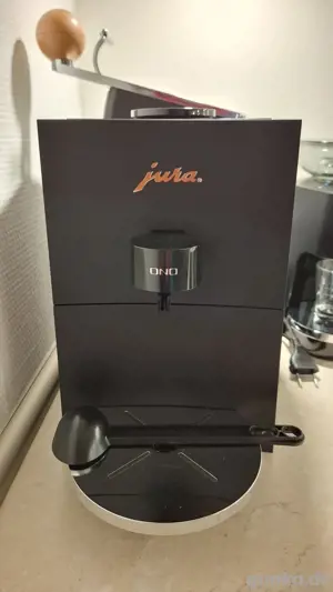 Jura Ono Kaffeeautomat mit extra Kaffeemühle