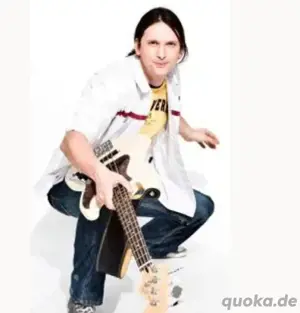 E-Bass lernen mit Steffen Knaus Online Gitarre Musikschule Kurs