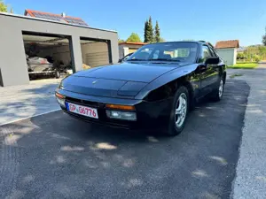 Porsche 944
