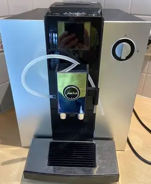 Kaffeevollautomat Jura F909 Platin mit allem Zubehör Jura F9