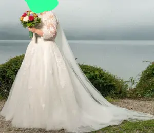 Brautkleid   Hochzeitskleid Gr. 44 bis 46 mit Schleier + Reifrock