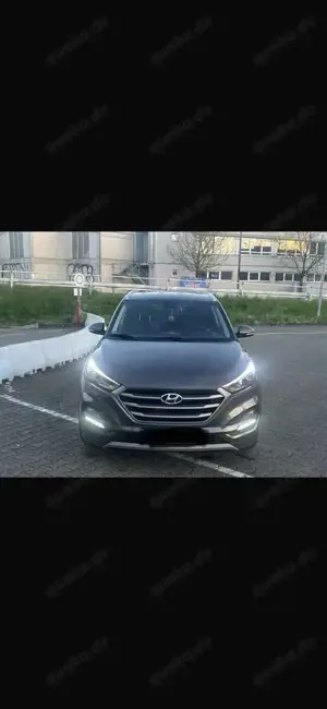 Hyundai TUCSON 2.0 CRDi 4WD Automatik Advantage