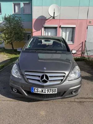 Mercedes-Benz B 180 NGT BlueEFFICIENCY