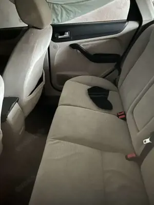 Ford Focus 2.0 16V Ghia Bild 4