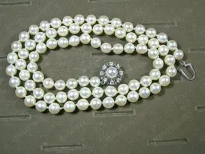 Akoya-Perlen-Kette 69 cm 585 Gold-Verschluss 0,48Ct Brillanten